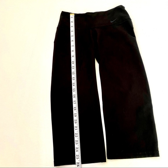 Nike Dri-Fit Black athletic capri pants Polyester/spandex Size : XS - Picture 3 of 6